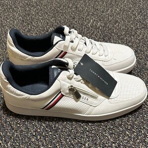 Tommy Hilfiger Men's White Sneakers with Navy and Red Accents.Memory foam insole